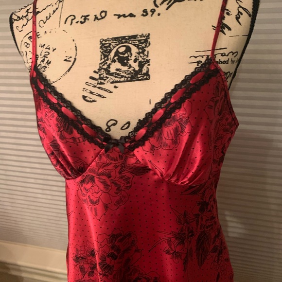 Apartment 9 chemise nightgown & satin robe . Dark magenta red with black lace M - Picture 5 of 7